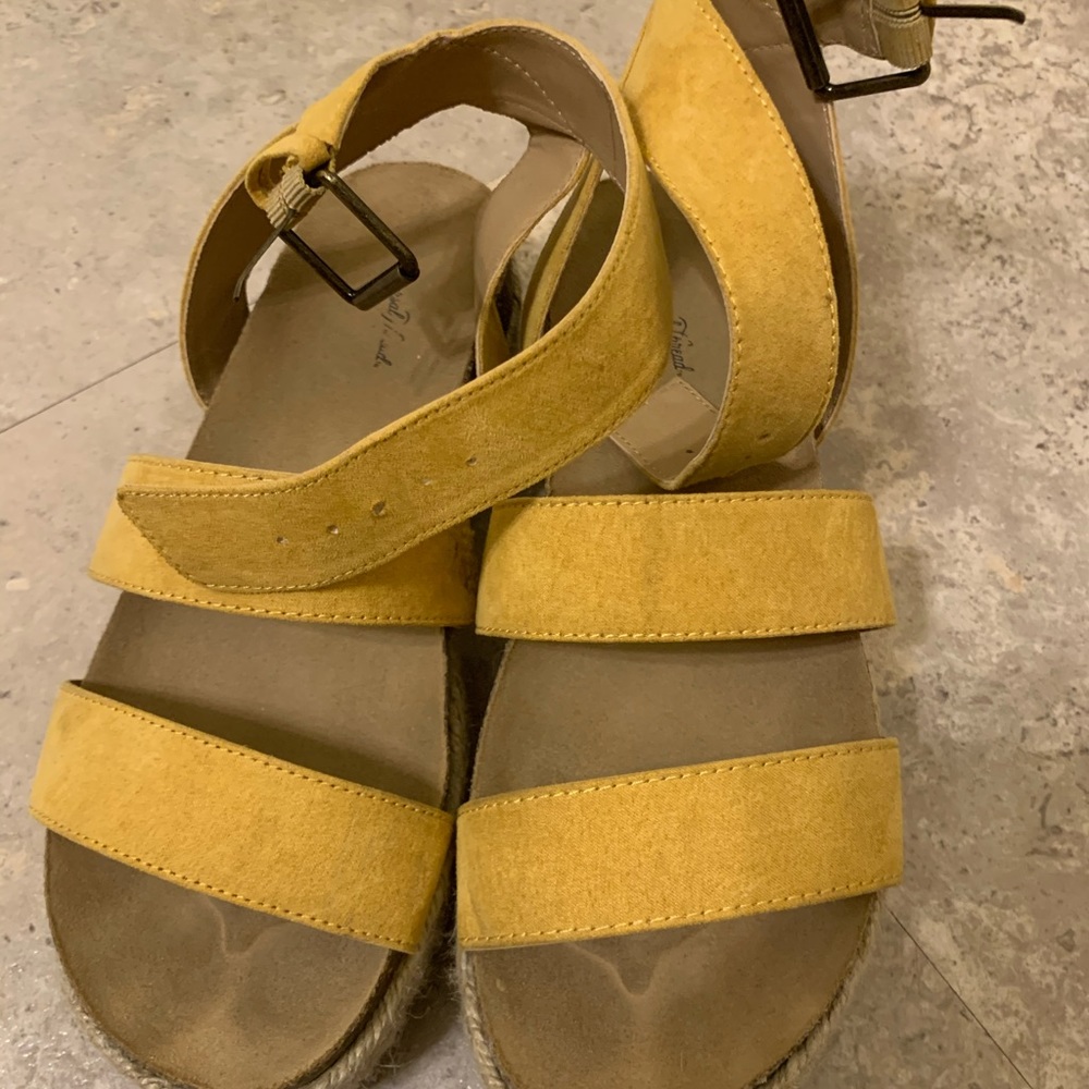 Yellow platforms